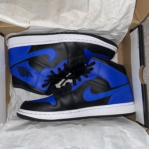 Jordan 1 MID hyper blue